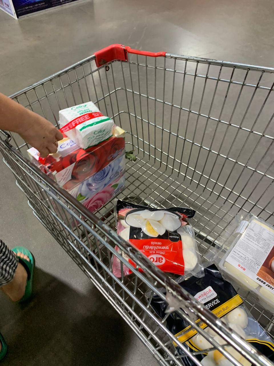 Modern Trade Distribution Boosting FMCG Sales with BJC Products at Makro Market In Cambodia - Image 16